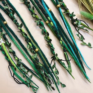 Clip-on Dreadlocks, Ombre Hairpins Dark Green on Shades of Green Beads ...