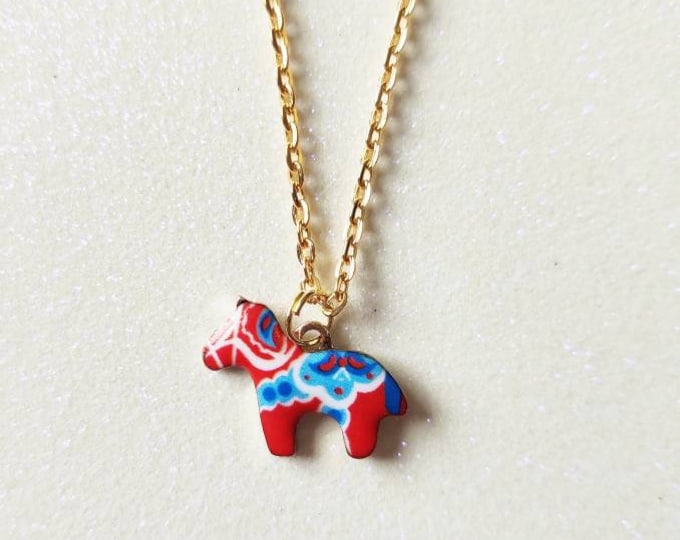 Traditional Festive Scandinavian Swedish Dala Horse Red Charm Pendant Gold Necklace