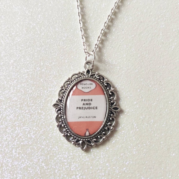 Jane Austen Pride and Prejudice Penguin Book Cover Cameo Collier pendentif en argent