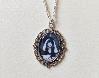 Fleetwood Mac Stevie Nicks Top Hat Silver Cameo Charm Necklace