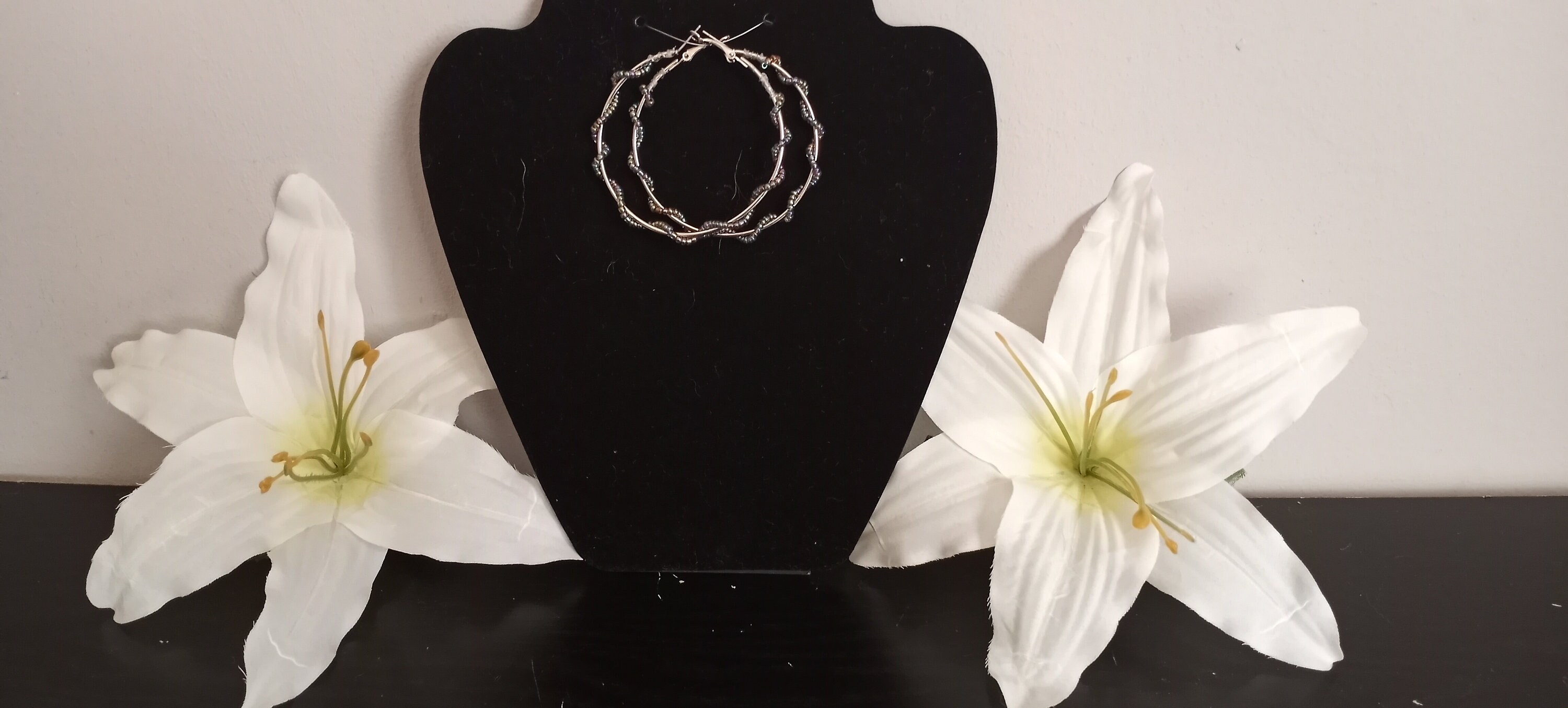 Beaded Hoop Earrings - Thumbnail 4