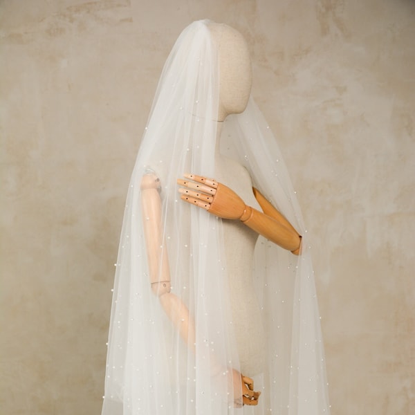 Wedding pearl veil, Bridal fingertip veil with pearls, Modern Fingertip Veil, Beaded Veil Pearl