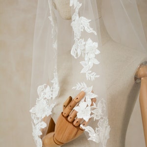 Lace Veil, Scalloped Edge Veil, Waltz Length Veil, Lace Edge Bridal Veil, Mantilla Lace Wedding Veil