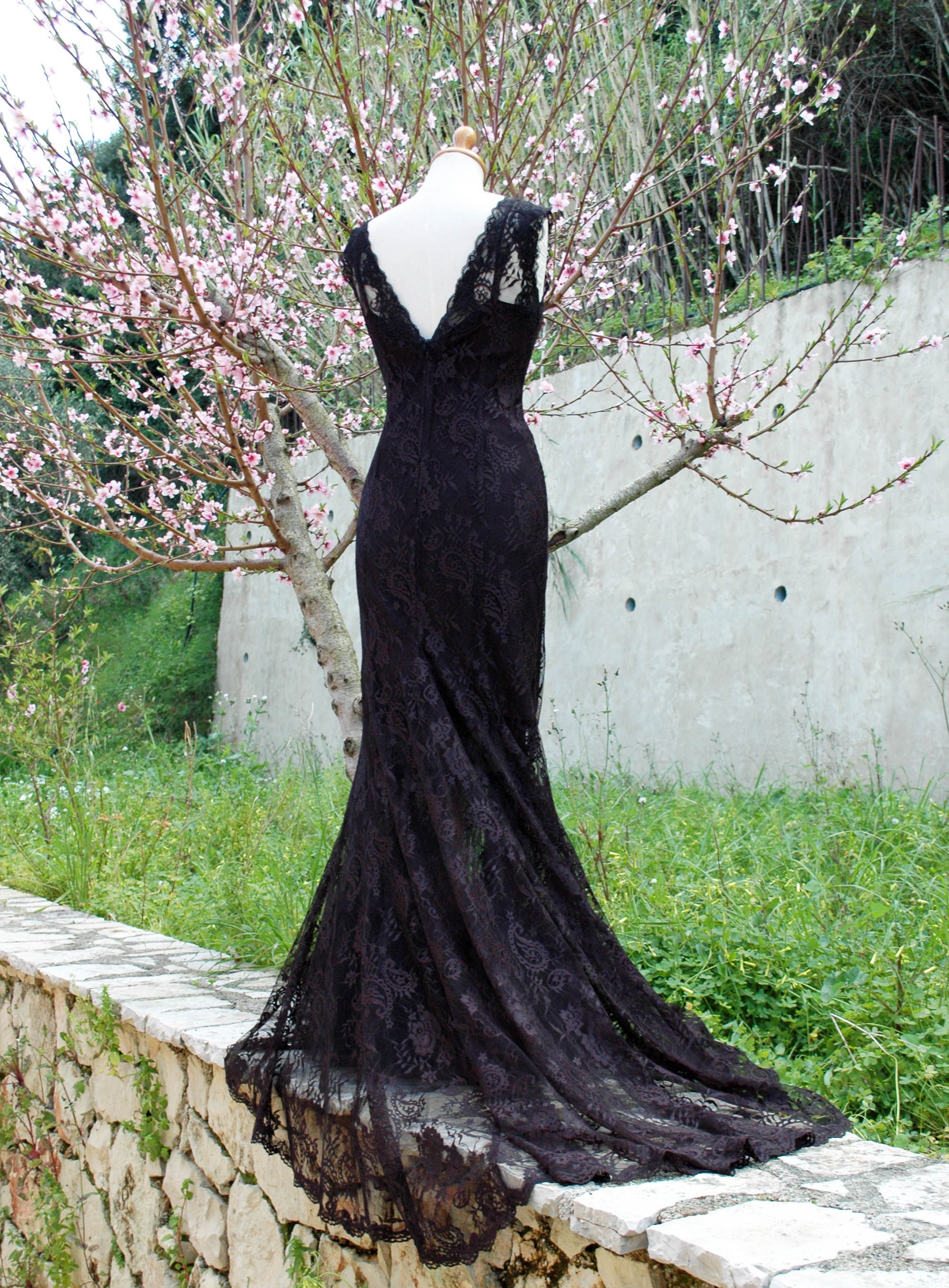 mermaid black lace wedding dress