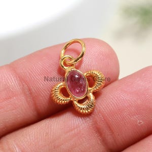 Ciondolo piccolo in oro rubino naturale, ciondolo in oro 14 k, ciondolo in oro rubino naturale, ciondolo in oro fatto a mano, pietra portafortuna di luglio, regalo per lei