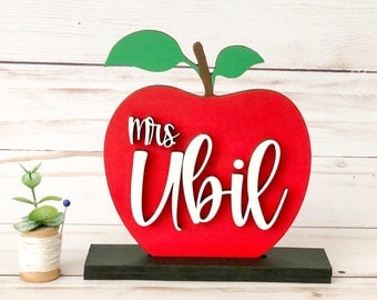 Personalized Apple Name Plate, Teacher Name Plate, Back to School, Teacher Gift, Daycare Gift, Apple for Teacher, Desk Sign, Desk Name Plate