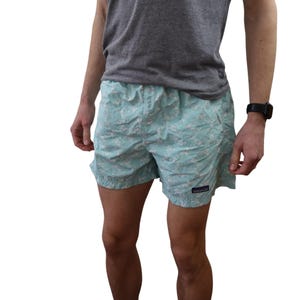 Vintage Patagonia Nylon Baggies Swim Suit Trunks Shorts Womens Large Mens Small Medium 32 34 Unlined Blue Floral Leaf Nature Retro 90s Y2K