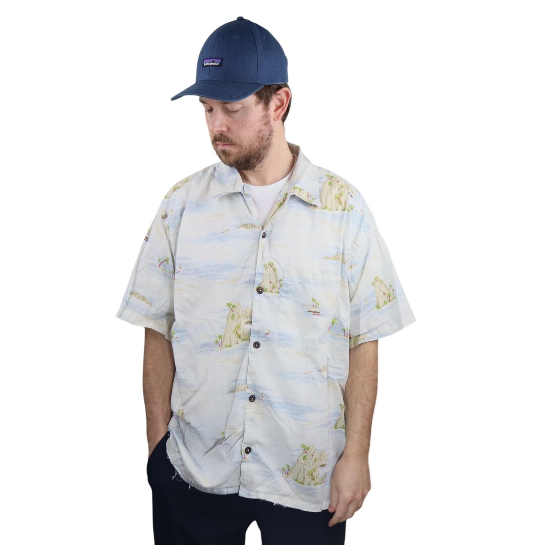 Vintage 90s Patagonia Pataloha Fishing All Over Print Island Tiki