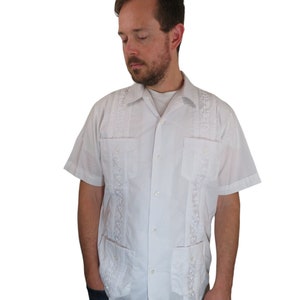 Vintage 70s 80s Guayabera Embroidered Tribal Cigar Wedding Mexican Hawaiian Shirt Mens Medium Tropical Camp Cubavera Button Up Short Sleeve