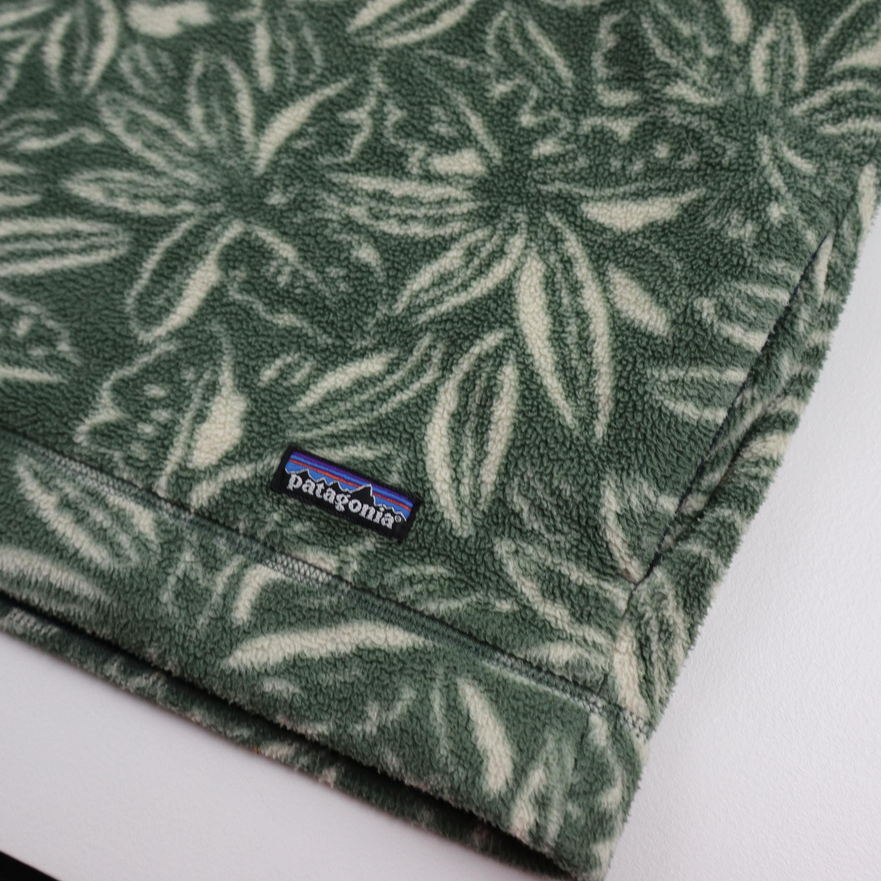 Vintage 90s Patagonia Hawaiian Leaves Floral All Over Print