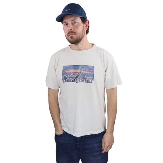 Vintage 90s Y2K Patagonia Organic Cotton Mountain Logo Graphic T