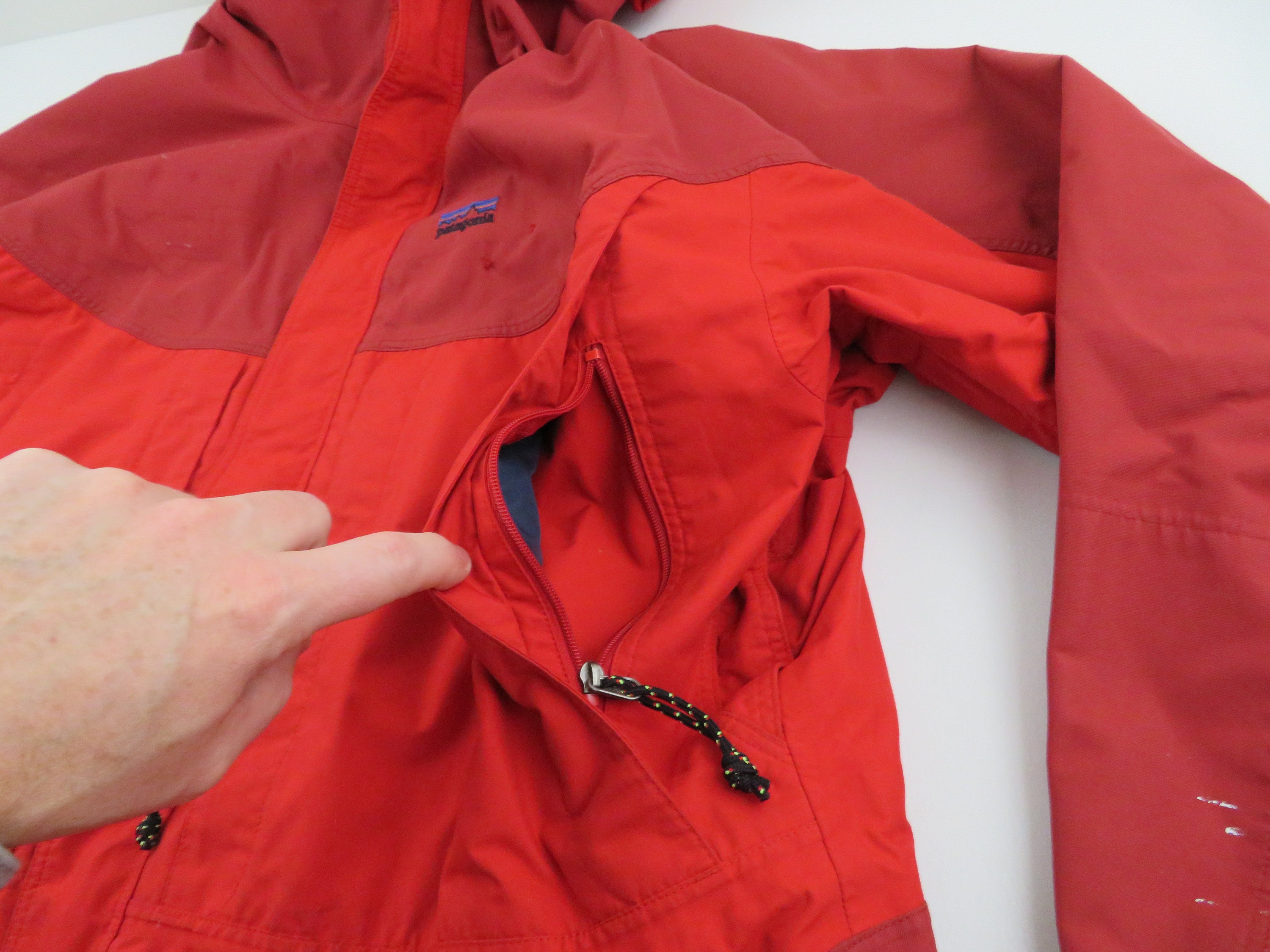 Vintage 90s Y2K Patagonia Red Cross Blast Ski Parka Vintage 90s Y2K Patagonia Red Cross Blast Ski Parka