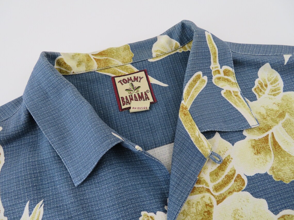Vintage Tommy Bahama Men's Silk Floral Hawaiian Shirt - Etsy