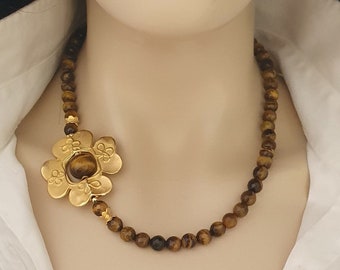 Faceted Tiger Eye Necklace, 8mm high-quality tiger eye beaded choker with large gold flowers, gift for mother, Unique Gift for Mom