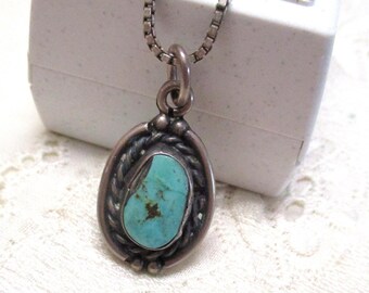 S 10 Beautiful vintage pendant Navajo turquoise green 2 x 1.5 cm vintage 925 silver handmade with silver chain Venetian chain 835 58 cm