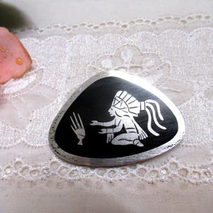 Taxco Anhänger Brosche schwarz Silber Vintage aus Sterlingsilber mit  Krieger-Motiv | Brosche Azteken Motiv Inlay Silberanhänger