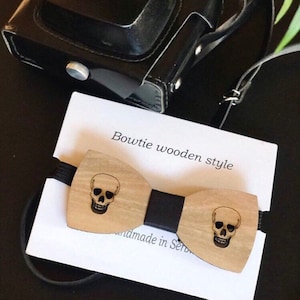 Skull bowtie Funky bow tie Gift for men Groomsmen Wedding Birthday gift  Gift for boyfriend Bow tie Bowtie Halloween gift