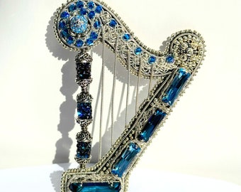 Blue Harp Brooch, Unique jewelry, Swarovski Harp Brooch, Gift for harpist, Gift for musicians, Mother's Day gift, Valentine's Day gift