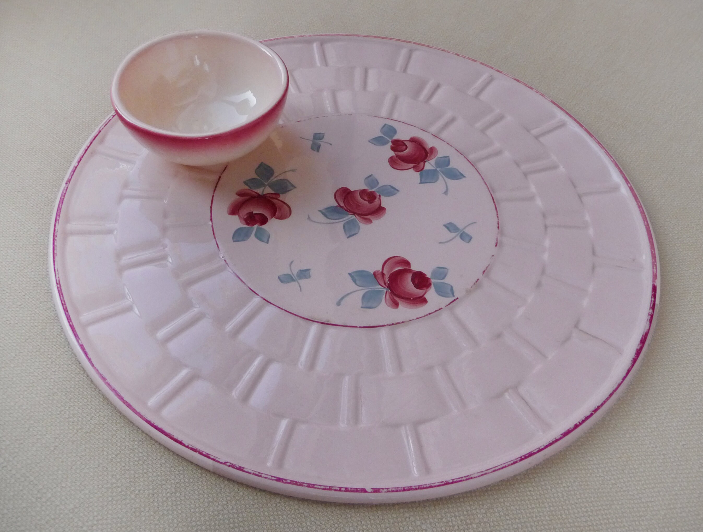 Charmant Amandinoise Pompadour, Plaque Rare Cake, Peint à La Main, Années Trente, Absolument Charman