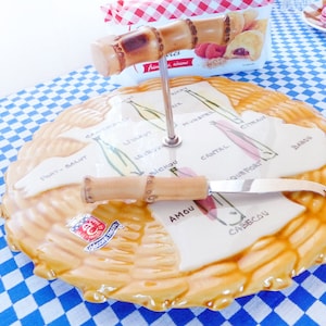 Beau plateau de FROMAGES vintage MAJOLICA, Plateau de fromages carte de France, Plat de service, Manche en BAMBOU, Peint à la main, Couteau en bambou, Brie, Camembert
