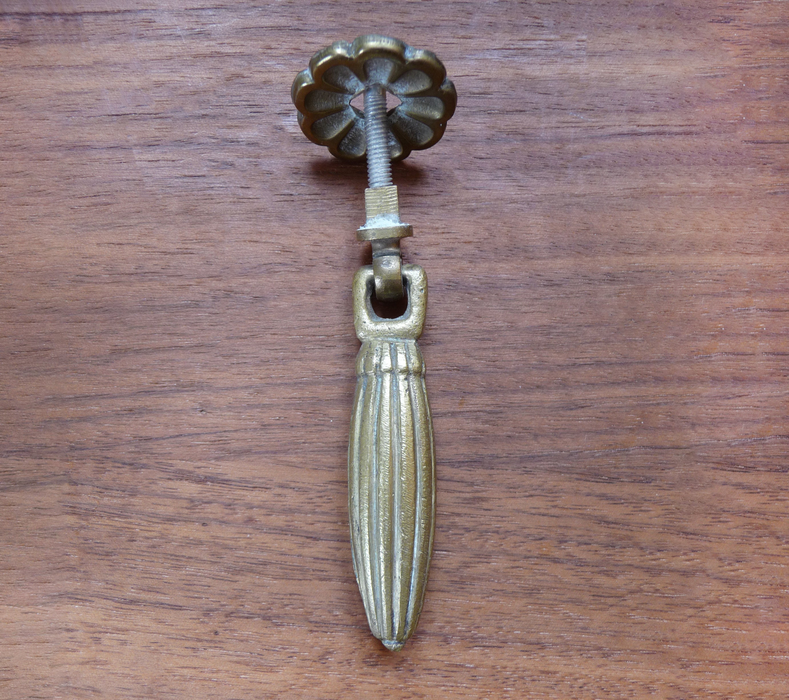 Beau Meuble Vintage Bronze Authentique, Armoire, Poignées de Porte, Boutons, Pullers, Fabriqués en F