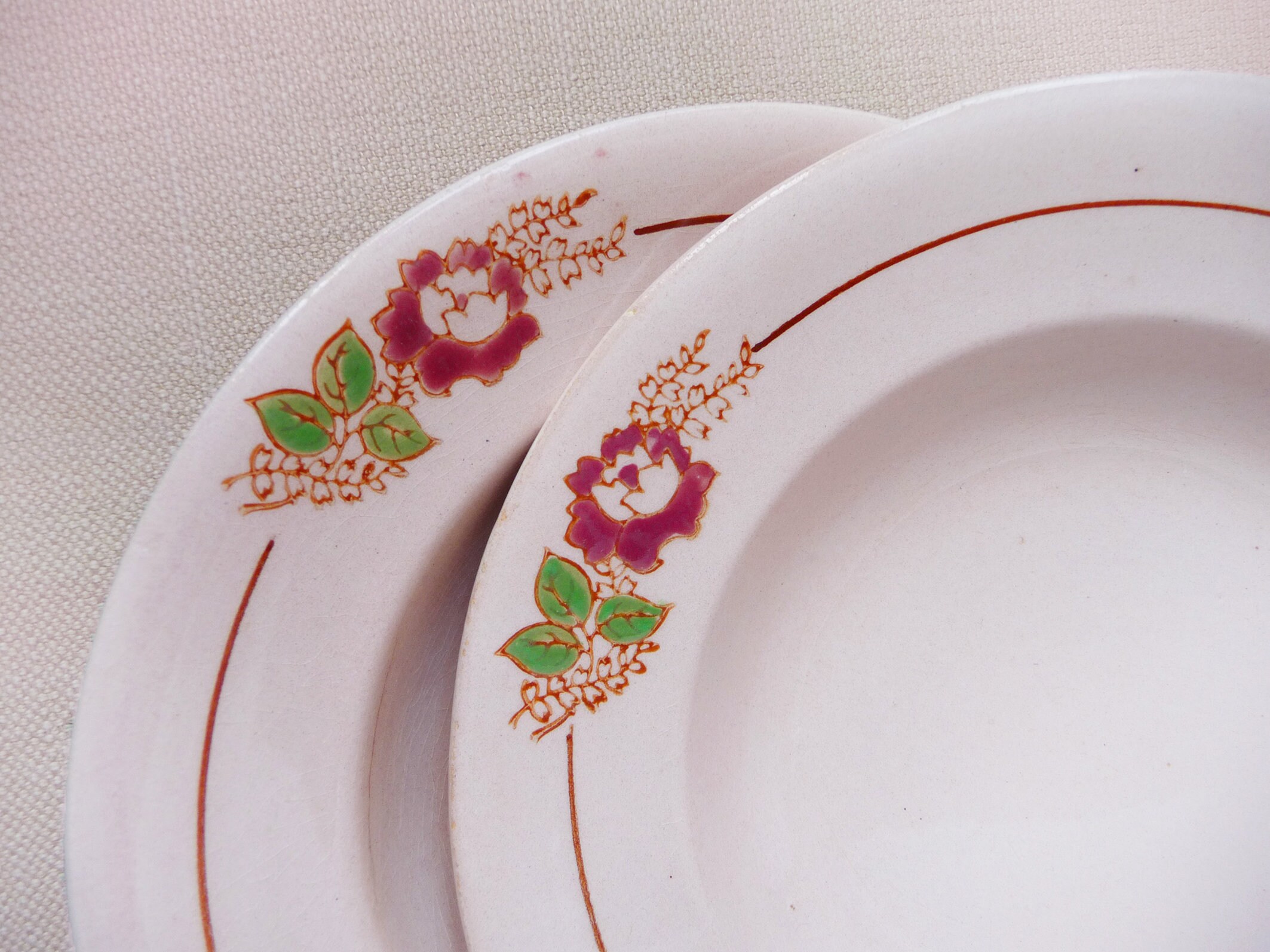 2 Assiettes Soup Vintage, Rose Deep, Longwy France, Pink Fuchsia, Motif Floral Peint à La Main, Fran