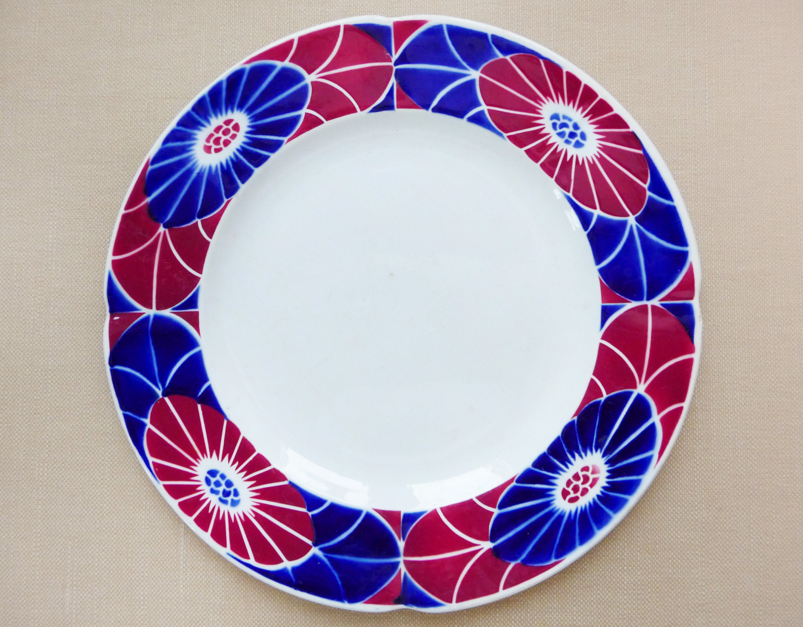 Rare et Magnifique Grand Plat Rond Profond, Fleurs Bleues, Saint Amand, Français Faïence Vintage, Cu