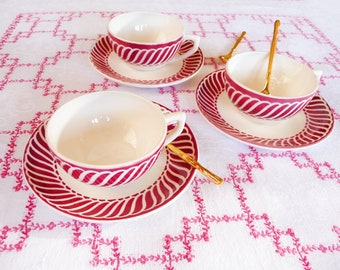 3 services à café français, tasses et soucoupes rouges DIGOIN Jacquot, tasses blanches et ROUGES, célèbre motif géométrique, faïence française des années 1950, design MCM