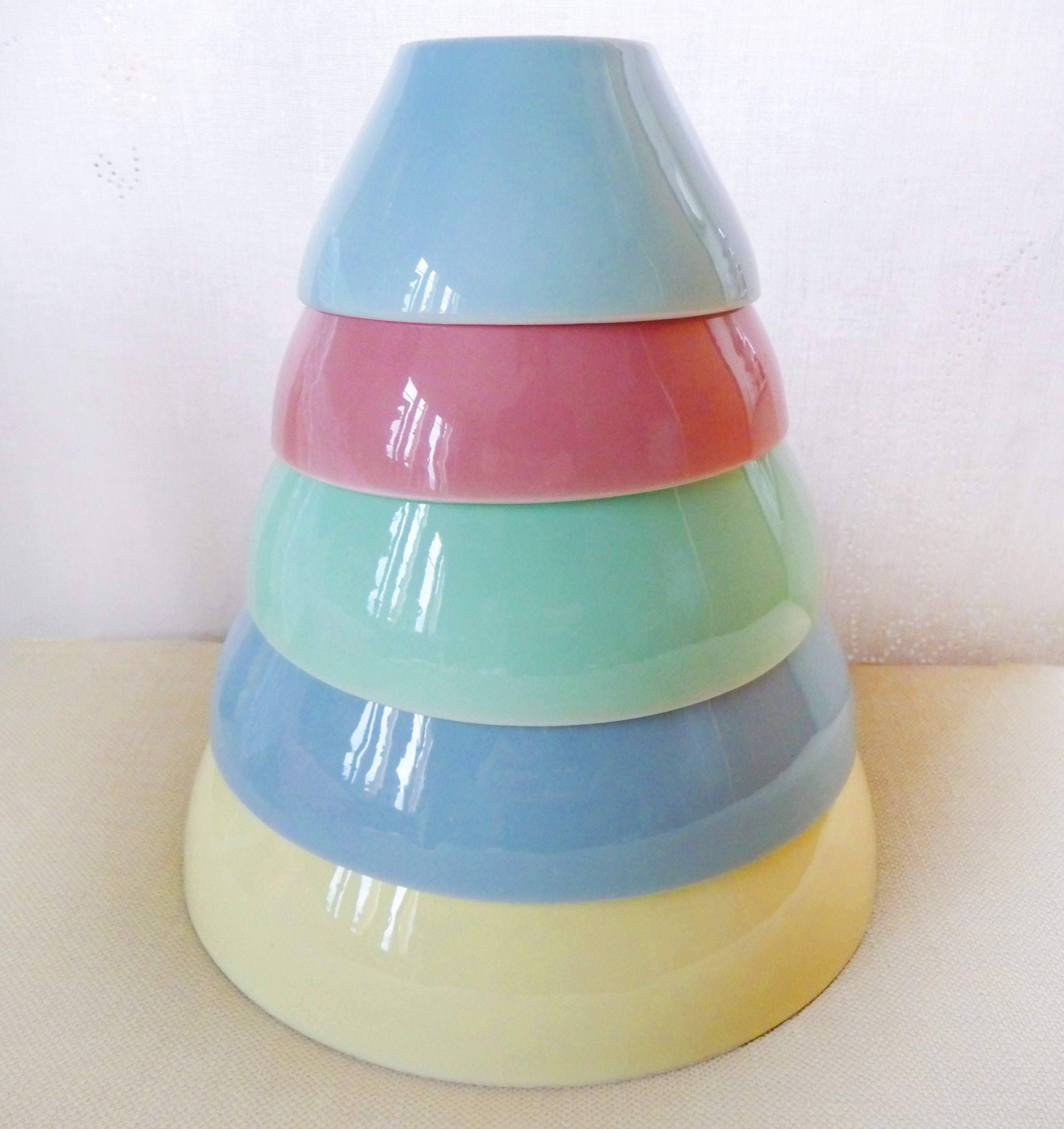 Royal Sphinx Maastricht Serving Dishes Set, Nesting Bowls, Light Yellow, Ice Blue, Jade Green, Soft 