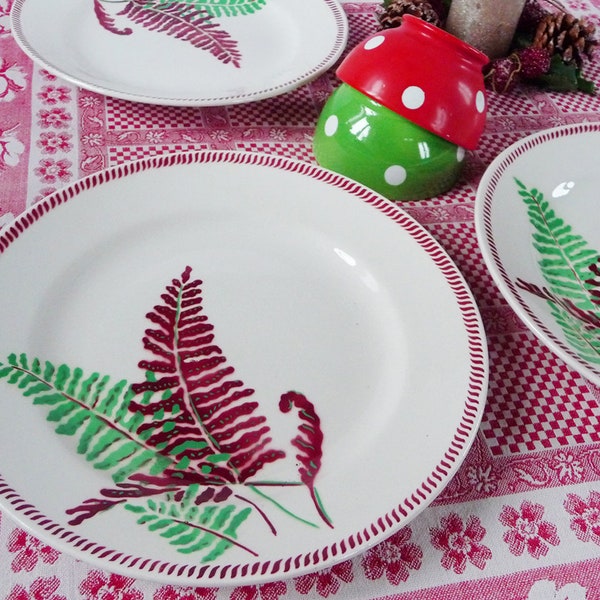 3 DIGOIN dinner plates, Digoin flat plates, Red Digoin plates, Sarreguemines plates, Ruby red and Green FERN leaves, French Country House