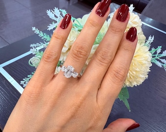 D/VS Lab-Grown Oval & Round Diamond Trilogy Engagement Ring: Platinum