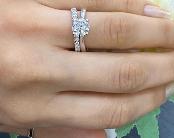 IGI Certified D/VS Lab Grown Diamond Hidden Halo 18k Gold Solitaire Engagement Ring