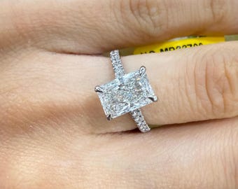 IGI Lab-Grown Radiant Diamond Engagement Ring: Platinum Hidden Halo