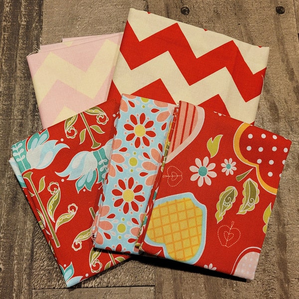 Fabric Destash Lot - Red and pink tone prints & chevrons - 5 fat quarters