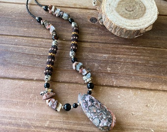 ネックレス・ペンダント Wild craft / Tribal necklace Mens Tribal Jewelry Cawry Shell Pendant Afrocentric Carved