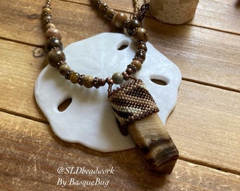 Collar de madera petrificada envuelto con cuentas tribal peyote piedra envoltura collar de coral fósil boho marrón crudo cobre suroeste joyería mujeres hombres