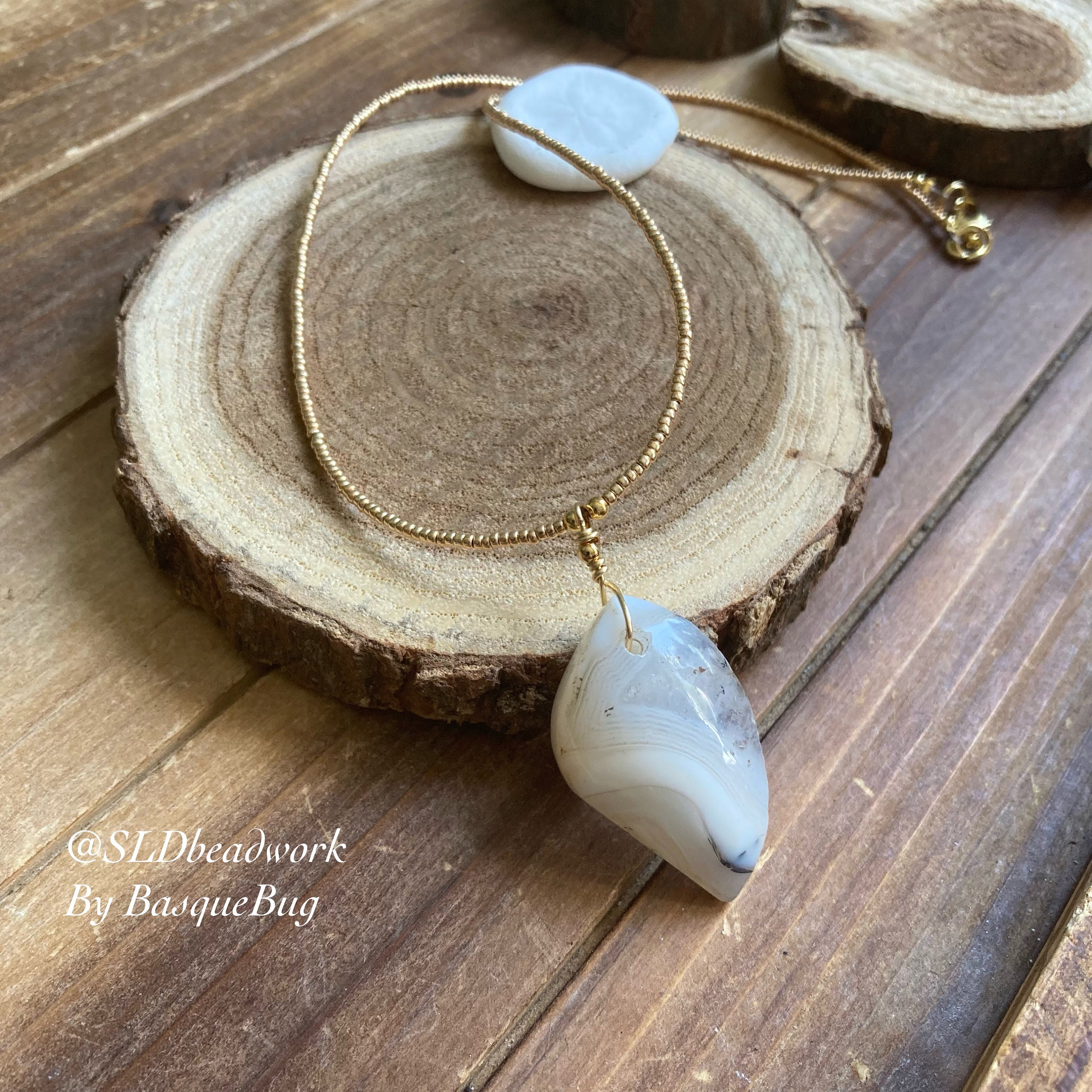 White Agate Minimalist Necklace Gemstone Choker Gold Natural Wavy