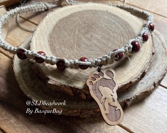 Bigfoot ketting hennep magische natuur choker boho hippie wandelen festival sieraden voet voeten ketting hout bos unieke handgemaakte sieraden vrouwen