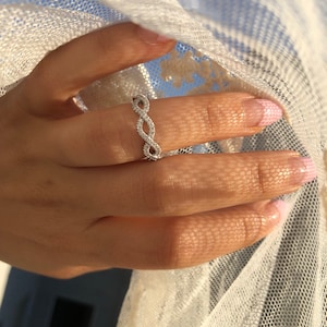Diamond Twisted full Eternity Band on Solid Gold or Platinum, Delicate Intertwined Wedding Band Infinity Diamond Twist Ring Unique Pave Set