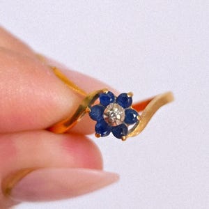 Vintage 10K Yellow Gold Sapphire & Diamond Flower Ring | Size 6.75