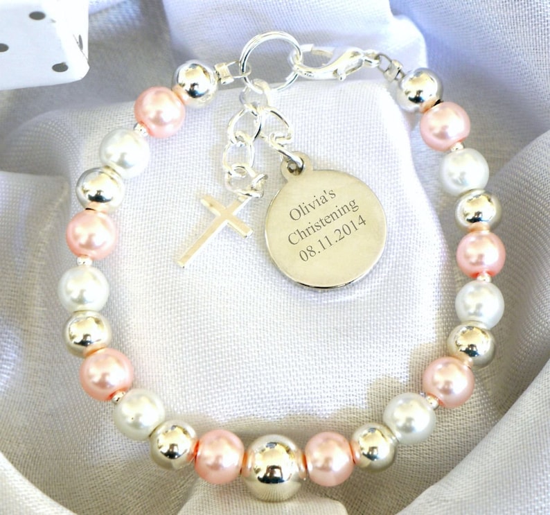 Personalised First Holy Communion Christening Baptism Baby Boy Baby Girl Bracelet Engraved Round Charm Name Day Date Keepsake Unique Gift Różowy