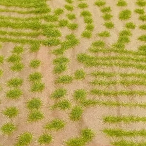 Grass Tufts 3-5 Spring Professional irregular and truthful shape