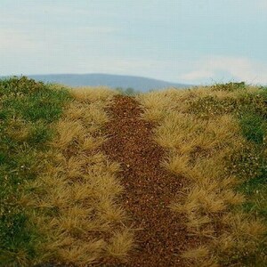Routes surélevées comme sur la photo Printemps avec herbe sèche 18 x 28 cm F551 est un terrain prêt à l'emploi comme sur la photo à coller sur une base de diorama