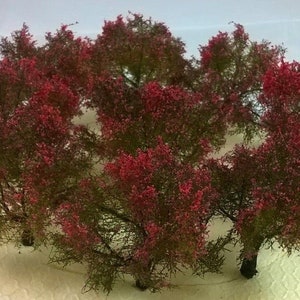 Bushes with red flowers or mini trees -10pcs – ht. 4.5 cm ROZA