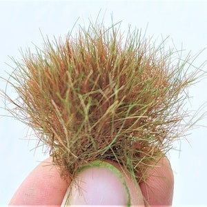 38 mm high - 22 new tufts of hay green grass dip17989