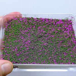 Grass or Leaves Deluxe – simulate leaves for plants or flowering meadows green with light purple flowers t28-w20