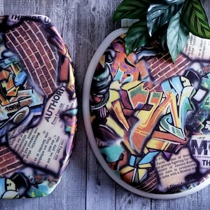 Decorative Toilet Lid & Tank Cover Set | Graffiti