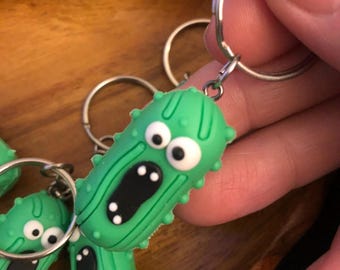 Pickle keychain and necklace set, screaming pickles, keychains, jewelry, green necklace, snack foods, gift idea, emotional support pickle,