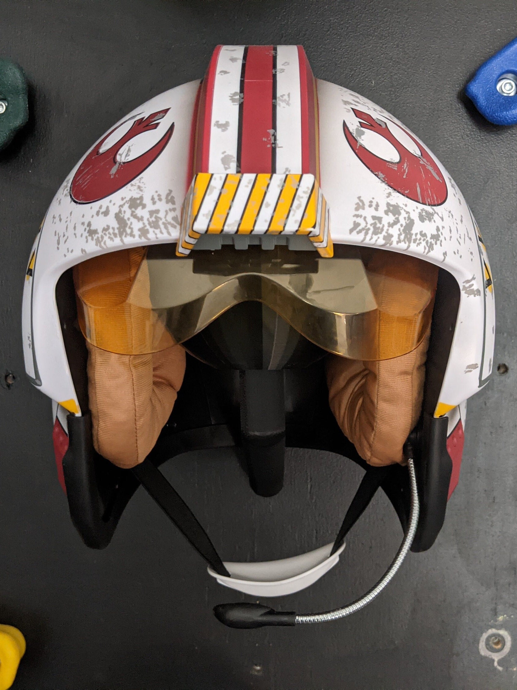 Helmet Wall Mount for Collectibles Like Star Wars Black Series Helmets