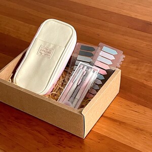 Pacchetto di cancelleria rosa per il ritorno a scuola per ragazza / Set di penne e astuccio per studenti / Set regalo di cancelleria carino Forniture scolastiche / Regalo per l'università